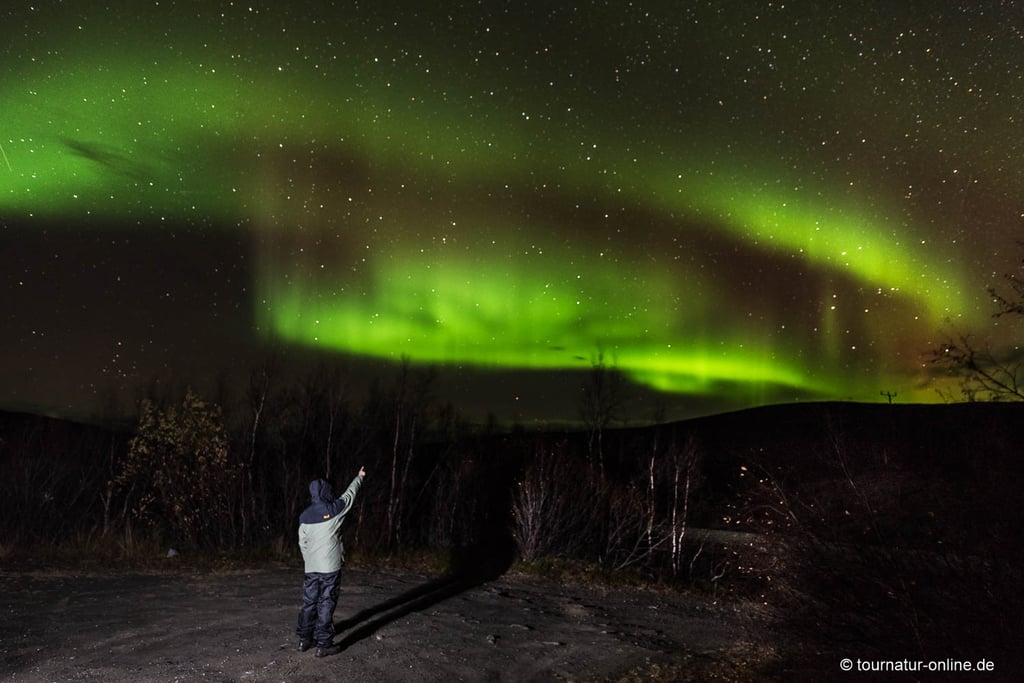 Der Himmel ist klar.