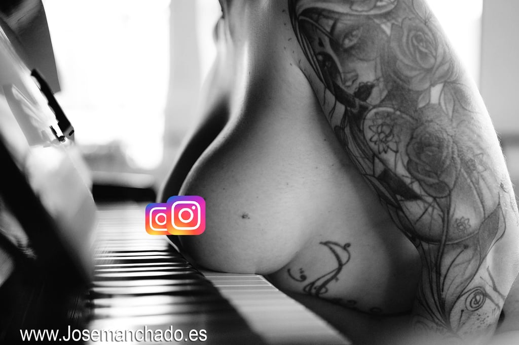 fotografo desnudo, nu amoureux de dieu, desnuda en amor de dios, naked in ballet studio, fotografo desnudo madrid, mejor fotógrafo de desnudo, mejor fotógrafo de desnudo en madrid