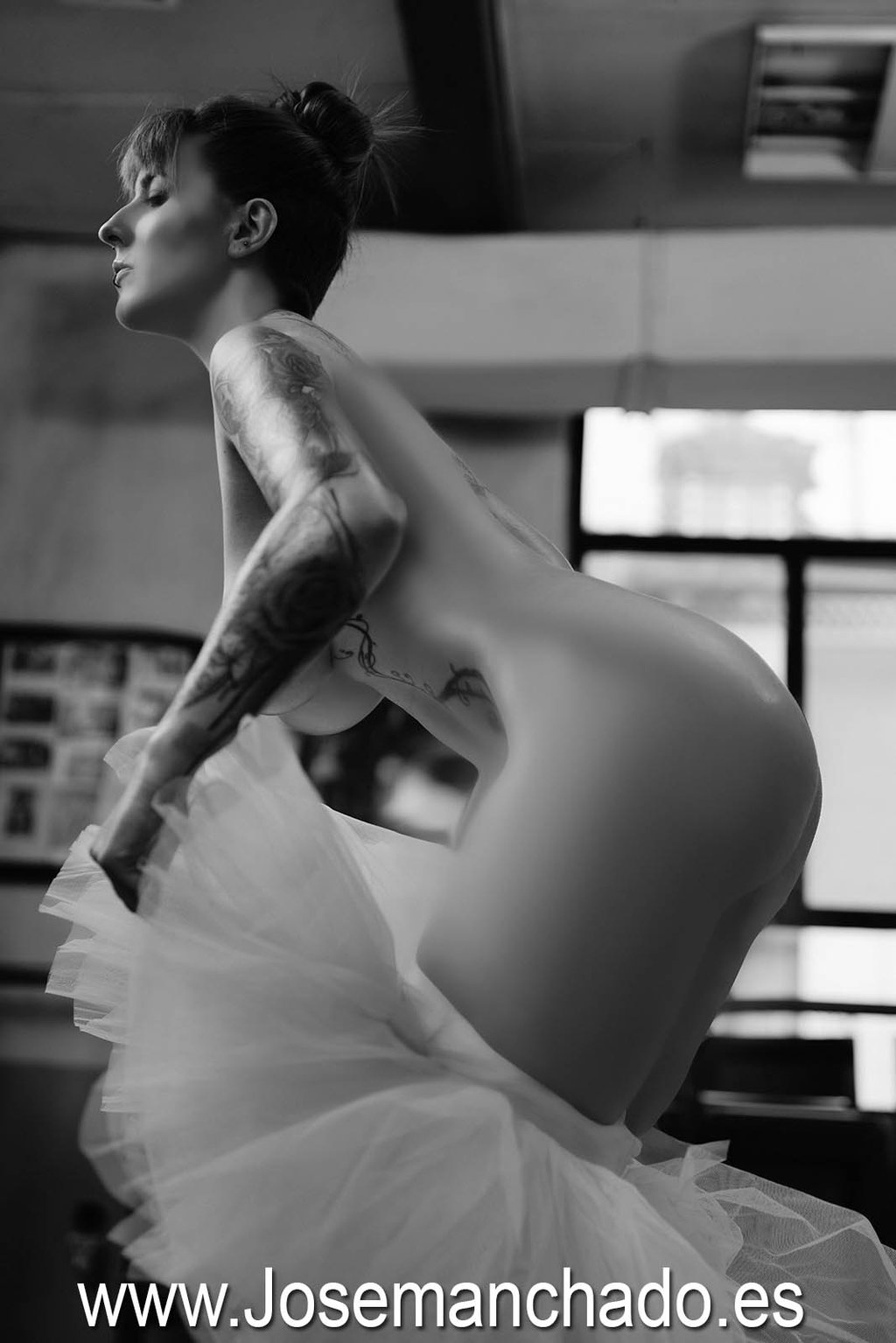 fotografo desnudo, nu amoureux de dieu, desnuda en amor de dios, naked in ballet studio, fotografo desnudo madrid, mejor fotógrafo de desnudo, mejor fotógrafo de desnudo en madrid