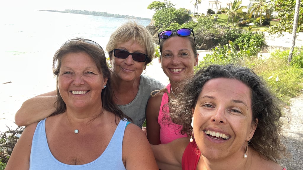 2023-10 Nia Dance-The-Joy Urlaub mit Monika, Thesi, Karina und Annemarie