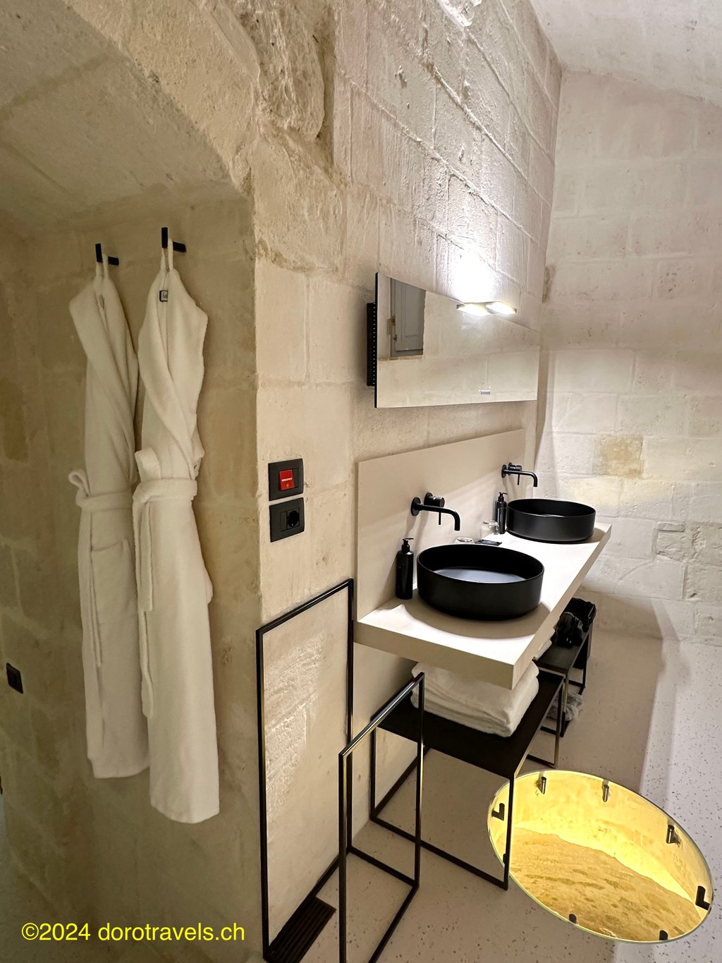 BATHROOM WITH "WINDOW" IN THE FLOOR