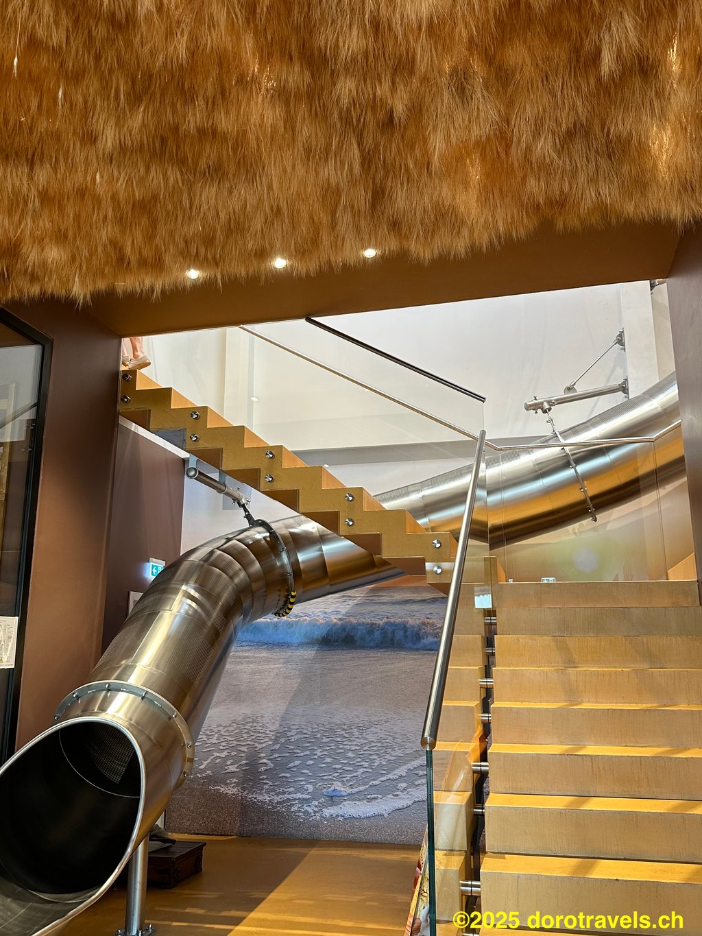 STAIRWAY LEADING UP TO THE MUSEUM