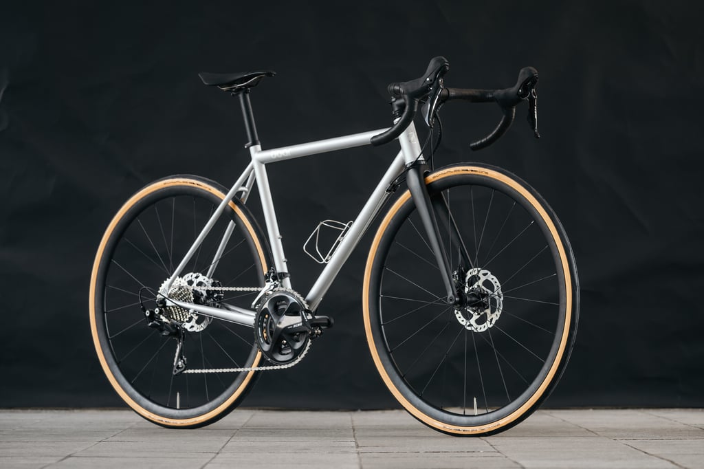 8bar Kronprinz Steel Road Disc Bike Shimano 105 silver