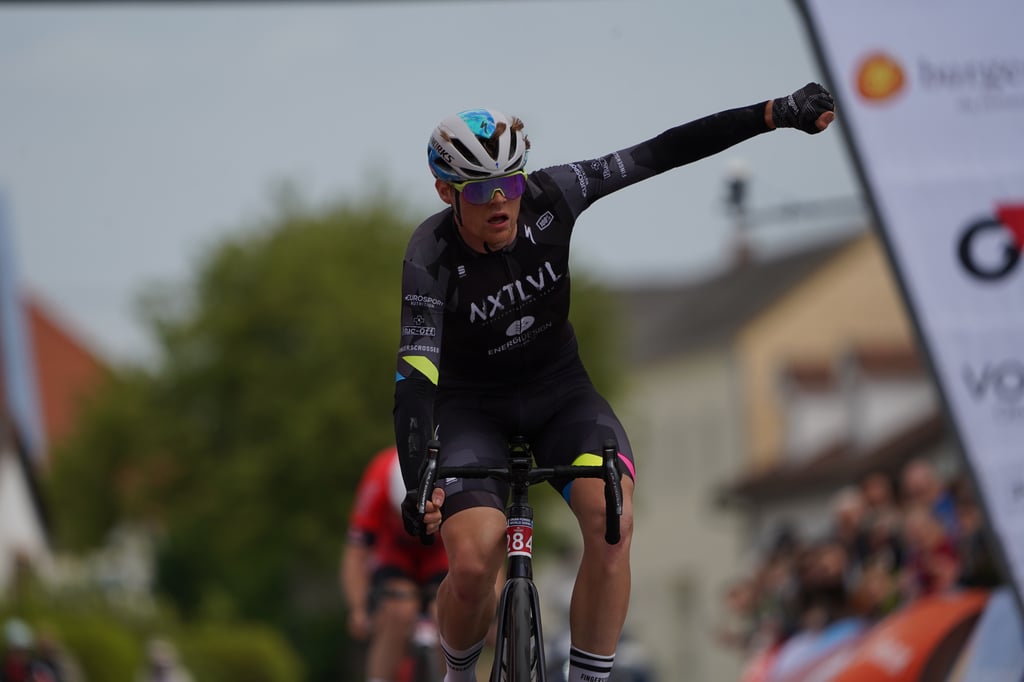 Klarer Sprintsieg für Häckl (Copyright: sportshot.de)