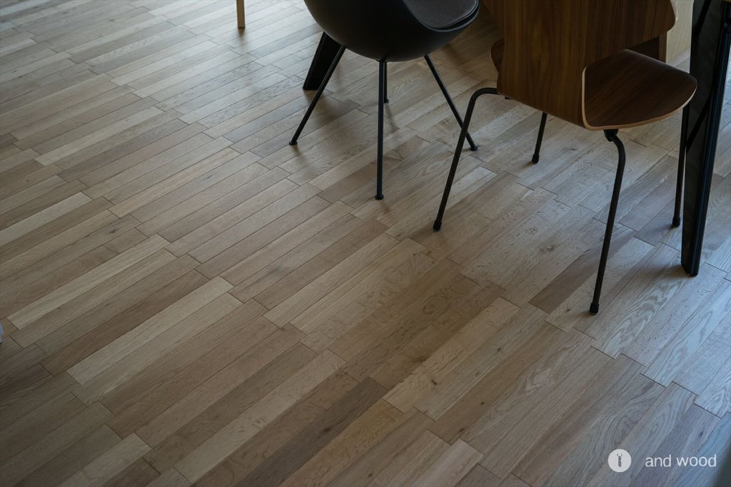 オーク  ヘリンボーン アアルト 自邸  施工事例 無垢フローリング andwood アンドウッド 9