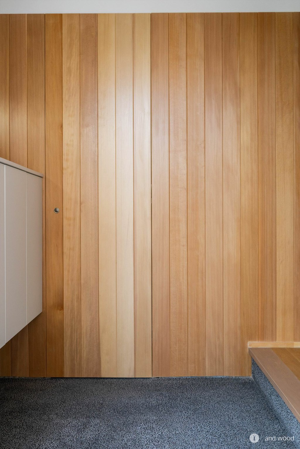 アガチス 羽目板 玄関 新築戸建 andwood アンドウッド 施工例 2