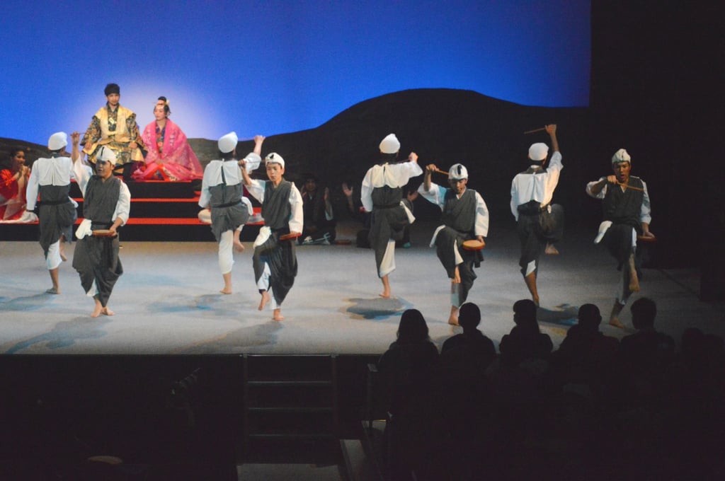 勝連に伝わる平敷屋エイサー