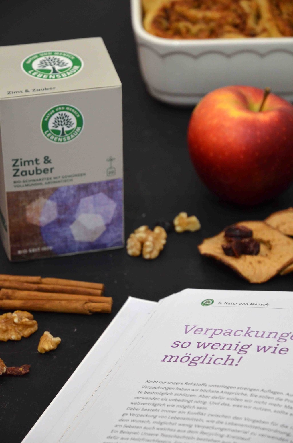 In diesem Jahr geht es dabei vermehrt um die Themen Plastikvermeidung, CO2-Ausschüsse und Müllvermeidung. Sehr lesenswerte Marken-Insights, die selten so transparent und hochwertig aufbereitet dargestellt werden.