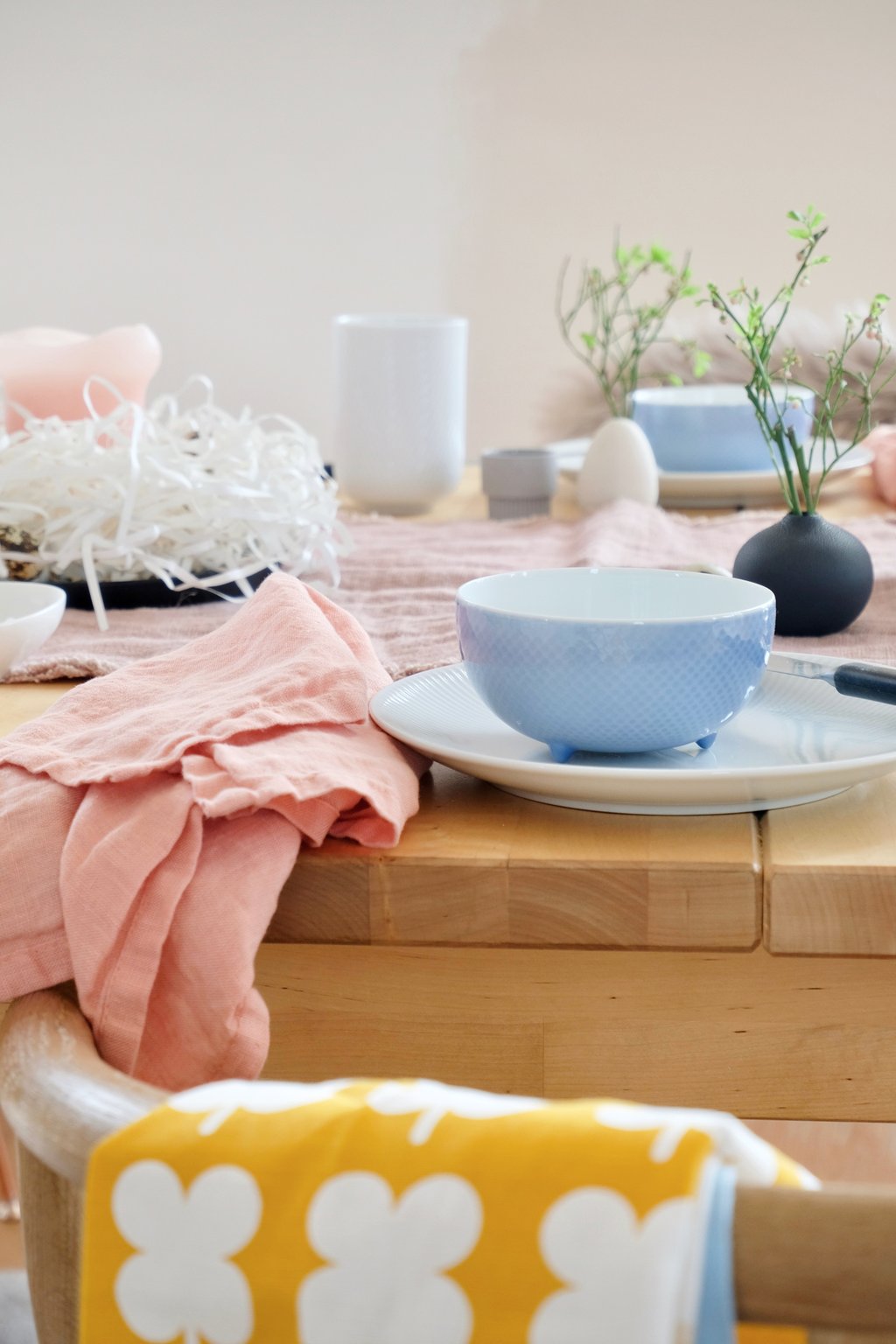 dieartigeBLOG - Ostern -Tischdekoration; hellblaues Vintage-Schälchen von Rosenthal