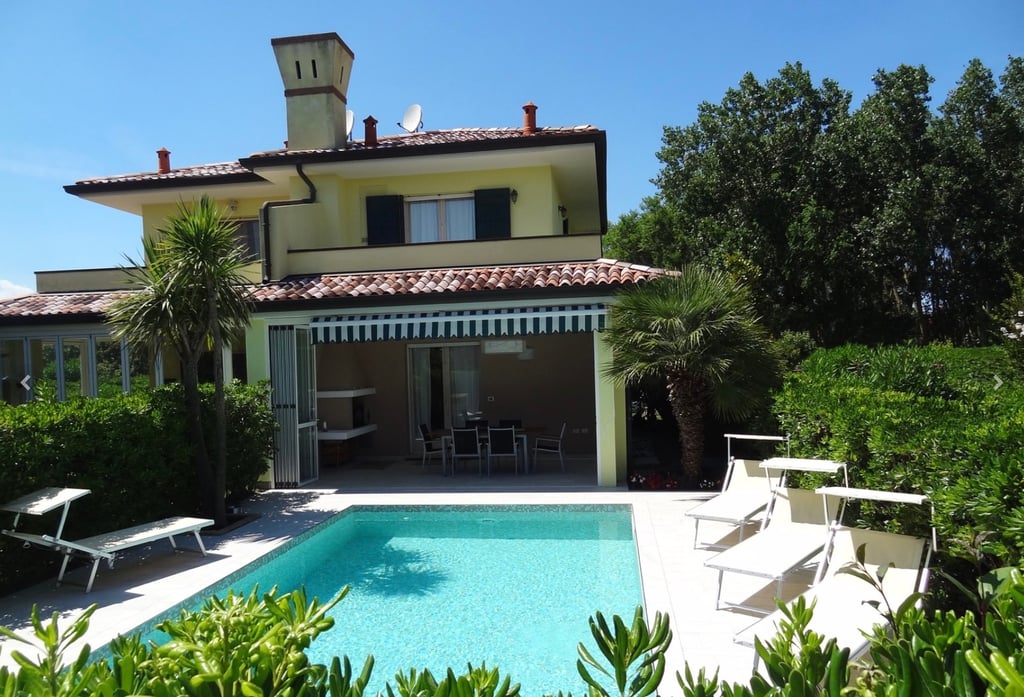 Isola di Albarella, Ferienhäuser, Ferienwohnungen, Ferienwohnung, Villen, Insel, Golf, Pool, Schlafzimmer für 6 Personen, Familie Ferienunterkünfte, isola albarella, insel albarella, 6 Gäste, Zentrum, Anfrage