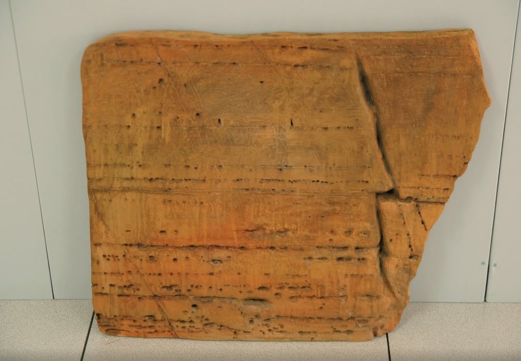 Modelo de piedra, ficticio