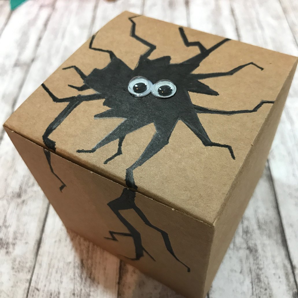 Geschenkbox mit Wackelaugen
