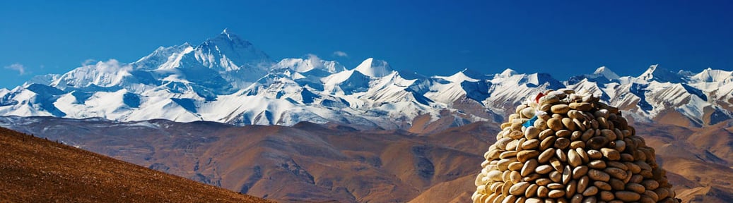 Himalaya-Panorama mit Mount Everest und Cho Oyu vom Pang La von Tibet her gesehen