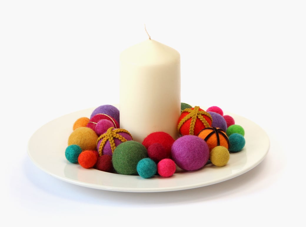 advent adventskranz gift wrapping felt balls kroglice iz filca filzkugeln garndundmehr kvačkanje crochet geschenkeverpacken weihnachten zavijanje daril xmas x-mas christmas inspiration inspiracije