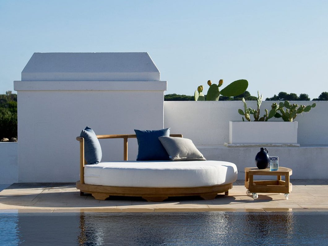 rundes Outdoor Daybed UnoPiu Pevero im simple Design