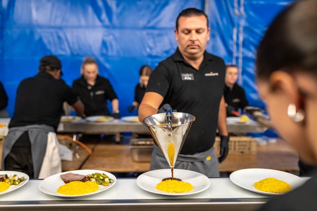 Fototdok Migros Catering Services im Zelt des Zirkus Monti - Fotos by Thomi Studhalter, faszination fotografie, Willisau