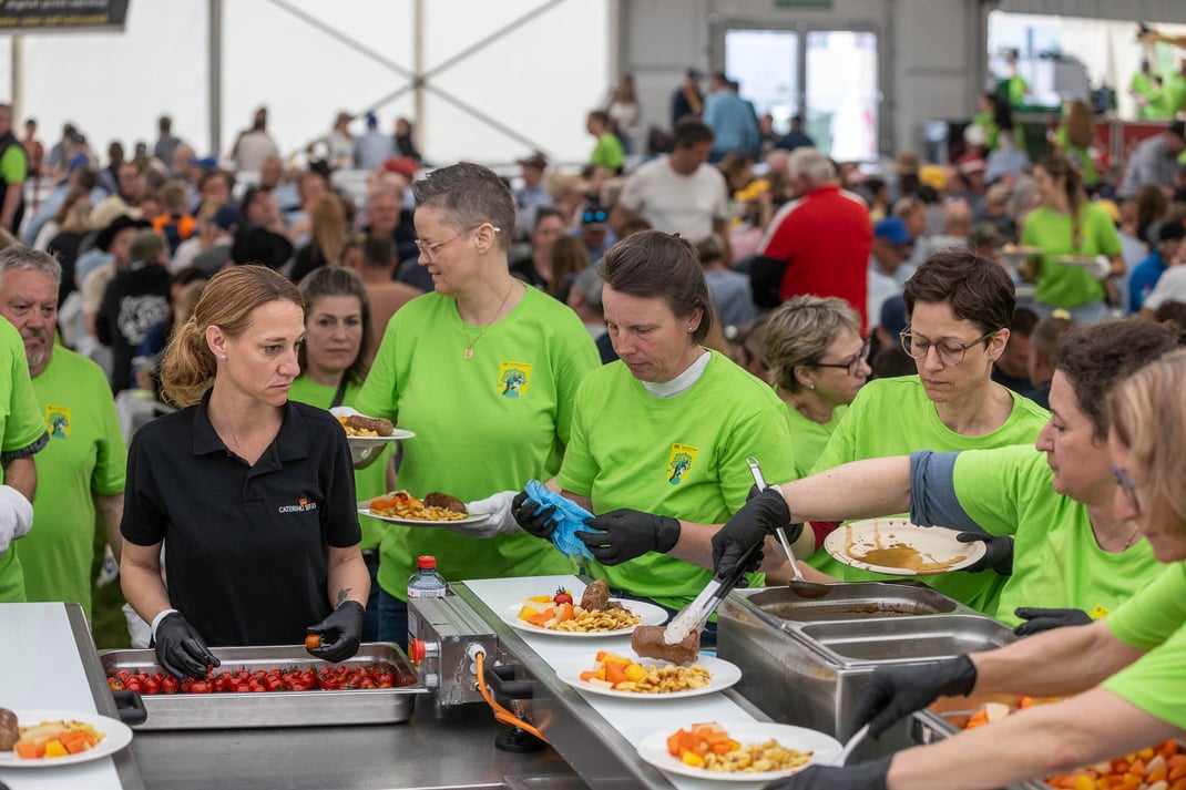 Catering Services der Migros Luzern am Zuger Kantonalen Schwingfest in Neuheim - Fotos by Thomi Studhalter, faszination fotografie, Willisau