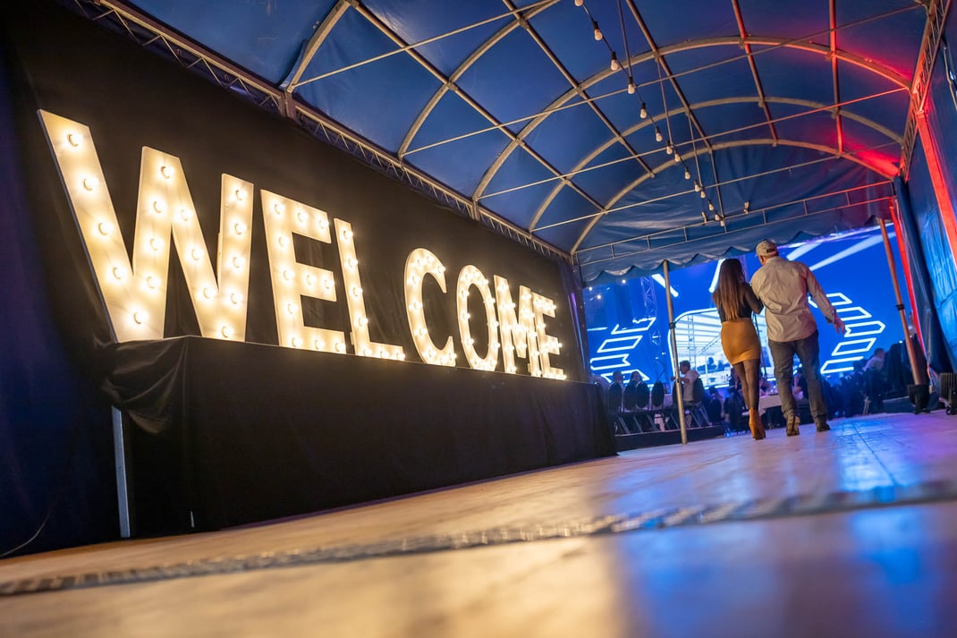 Fototdok Migros Catering Services im Zelt des Zirkus Monti - Fotos by Thomi Studhalter, faszination fotografie, Willisau