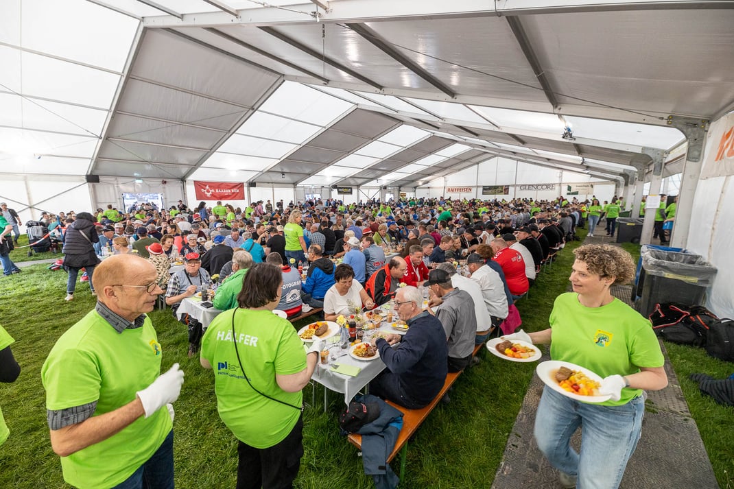 Catering Services der Migros Luzern am Zuger Kantonalen Schwingfest in Neuheim - Fotos by Thomi Studhalter, faszination fotografie, Willisau