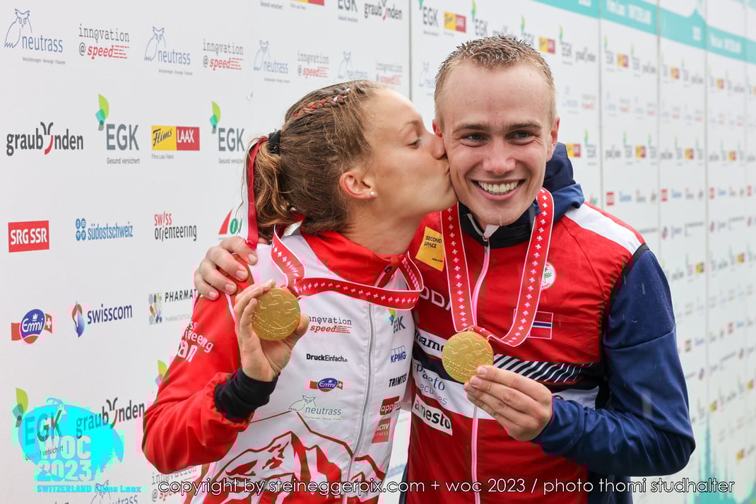 Gold für das prominenteste Liebespaar der OL-WM: Glück in Sport und Liebe bei Simona Aebersold, SUI und Kasper Harlem Fosser, NOR