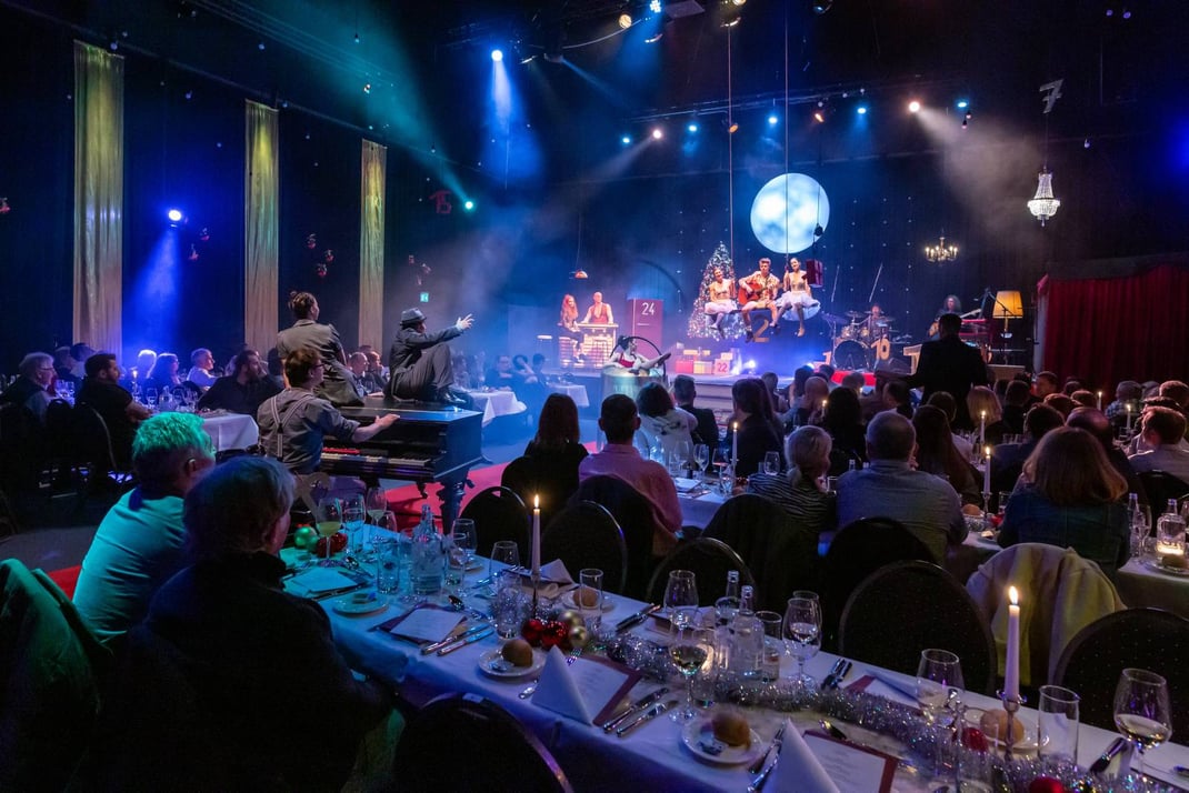 Sehr empfehlenswert: ein einzigartiges, stimmiges Variété-Erlebnis, ein unvergesslicher Abend voller Höhepunkte! Jeweils im November und Dezember in Wohlen/AG