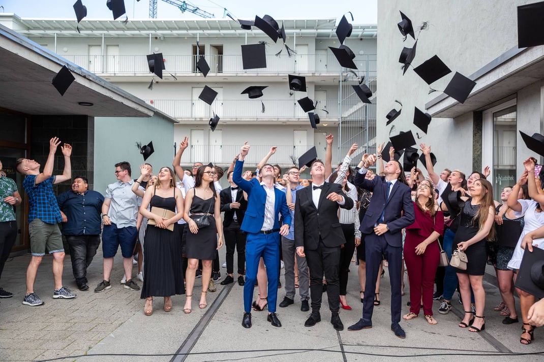 HOCHDORF/LU, 01. JULI 2019 - GMLU MIGROS LUZERN LERNENDE: Fotodokumentation Abschlussfest der Lernenden Migros Luzern in der Braui Hochdorf.