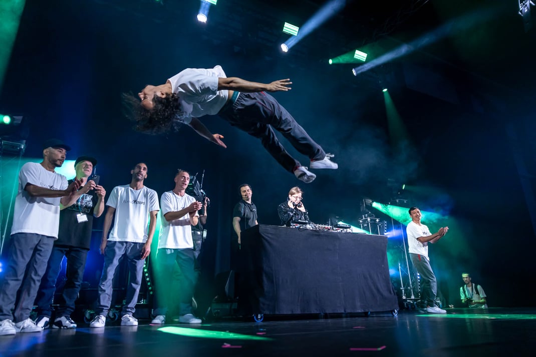 Breakdancer "Flying Steps"