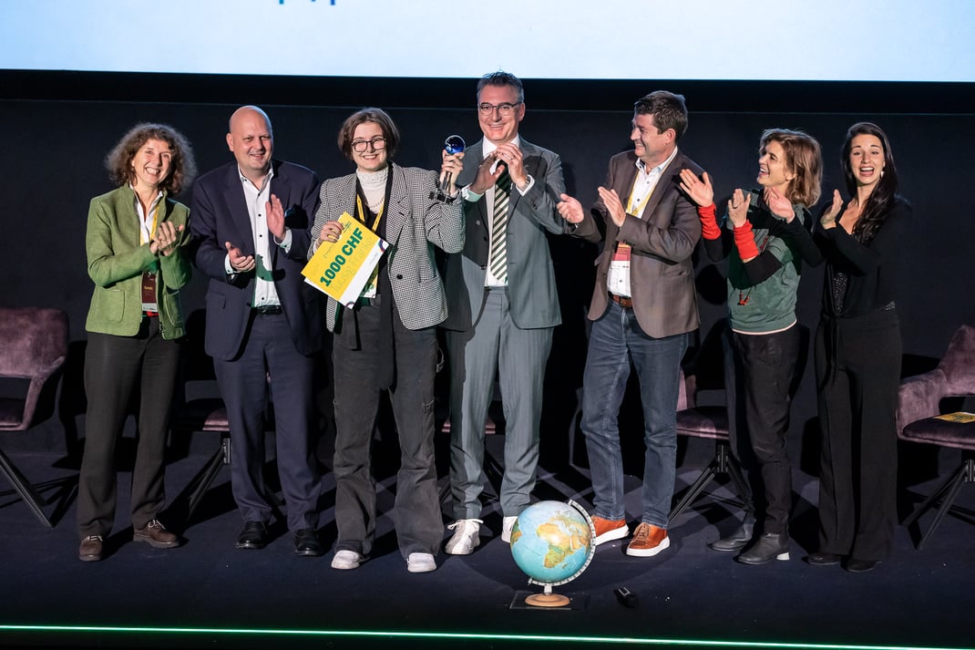 Der Award für den besten Film geht 2022 an Ida Huber aus Rüschlikon. «Wieso hast du nichts gemacht» schildert in starken Bildern, wie unsere Welt aussieht, wenn wir so weiter machen, wie bisher und wir nicht handeln.