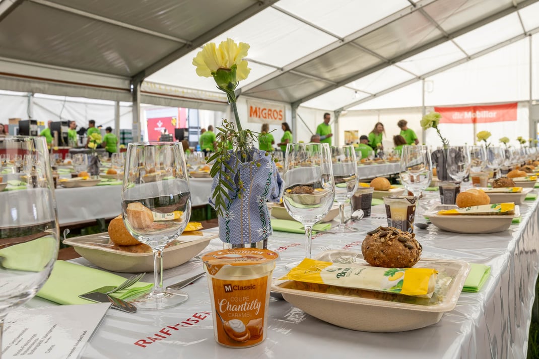Catering Services der Migros Luzern am Zuger Kantonalen Schwingfest in Neuheim - Fotos by Thomi Studhalter, faszination fotografie, Willisau