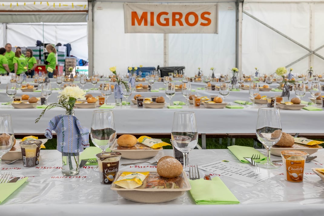 Catering Services der Migros Luzern am Zuger Kantonalen Schwingfest in Neuheim - Fotos by Thomi Studhalter, faszination fotografie, Willisau