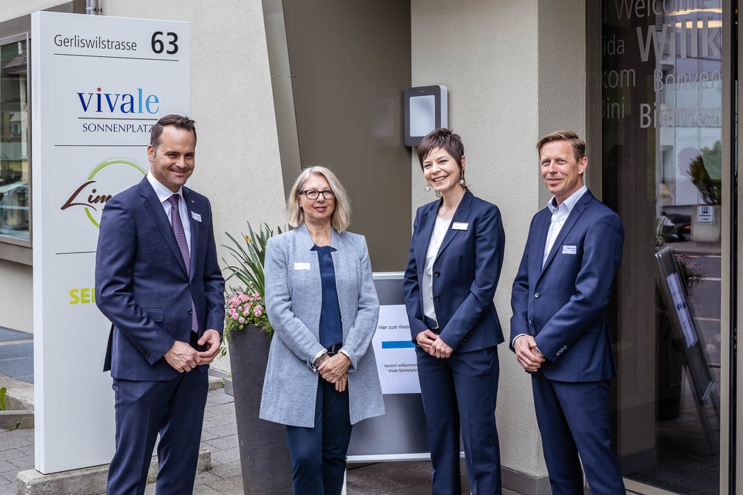 v.l.: Damian Müller, Pasqualina Perrig-Chiello, Martha Meyer, Harjan Winters (CEO Reliva AG).