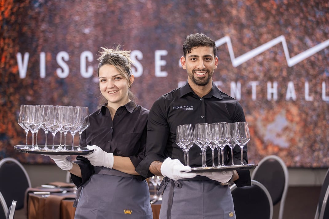 Trotz modernster Technik sind auch in der Viscose Eventhalle die Catering-Profis der Migros Luzern entscheidend.