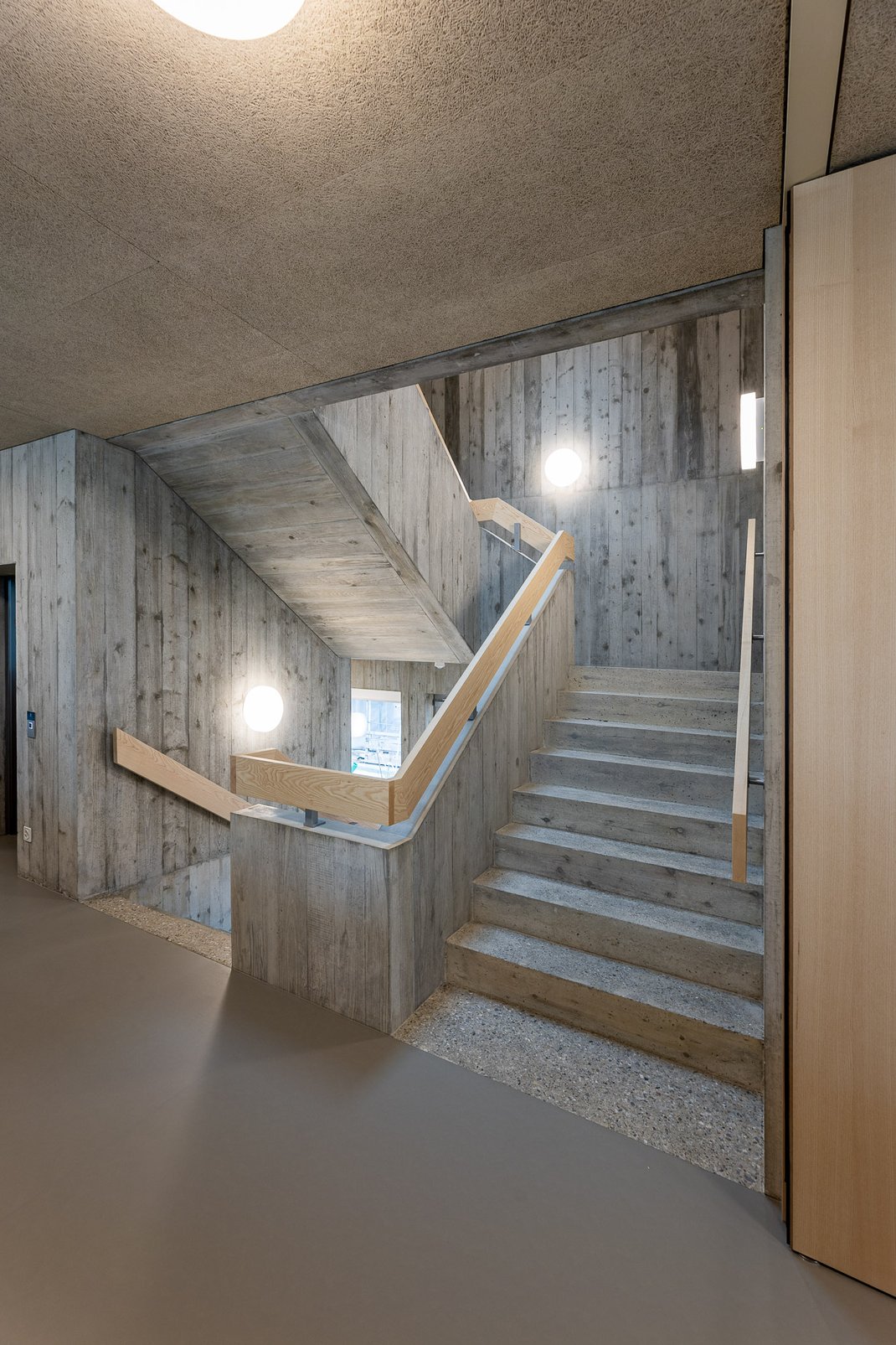 Baureag Architekten AG: Sanierung Bestandesbau SWS Medien AG - Fotos by Thomi Studhalter, faszination fotografie, Willisau