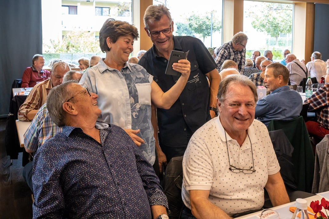 Schwelgen in Erinnerungen und grosse Enkel-Präsentation.