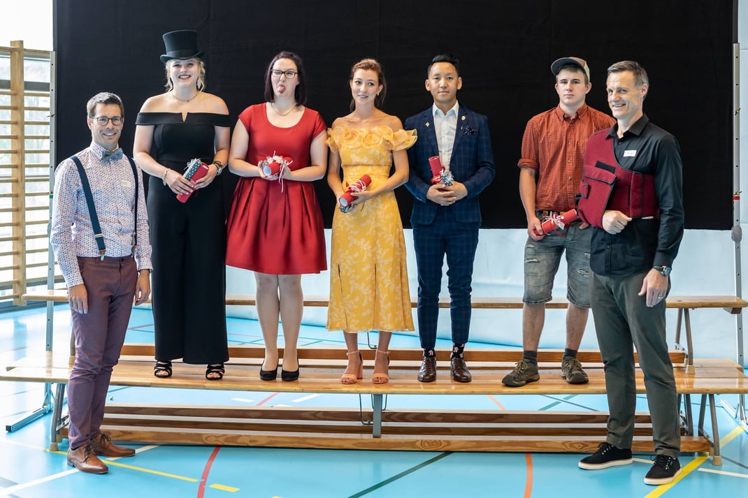 Tausende junger Menschen schliessen jetzt eine Berufslehre oder eine berufliche Vollzeitschule ab. Das muss gefeiert werden – mit den Freunden, den Eltern, den Berufsbildnerinnen und mit den Lehrpersonen! 