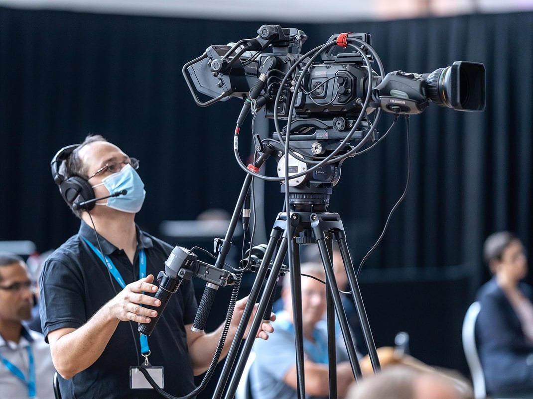 Hybridevent: wenig Gäste, enorm viel Technik...