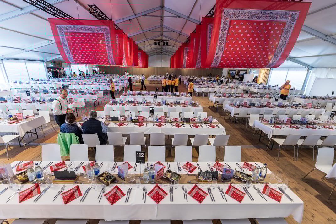 Migros Catering Services Zürich GMZ im Einsatz am Eidgenössischen Schwing- und Älplerfest in Mollis/GL