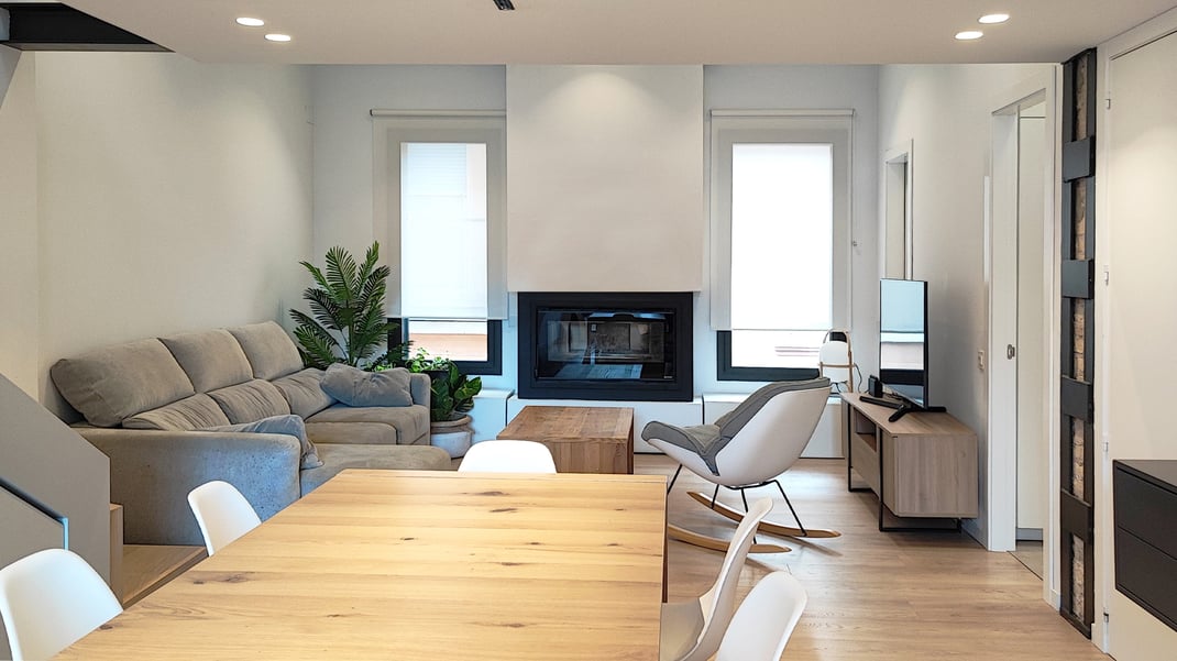 REHABILITACIÓ CM - REHABILITACIÓ INTEGRAL D'UN HABITATGE UNIFAMILIAR ENTRE MITGERES