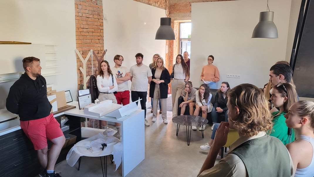 Students, accompanied by lecturer and designer Jaroslav Daveiko, visited the Gforma headquarters in Kaunas