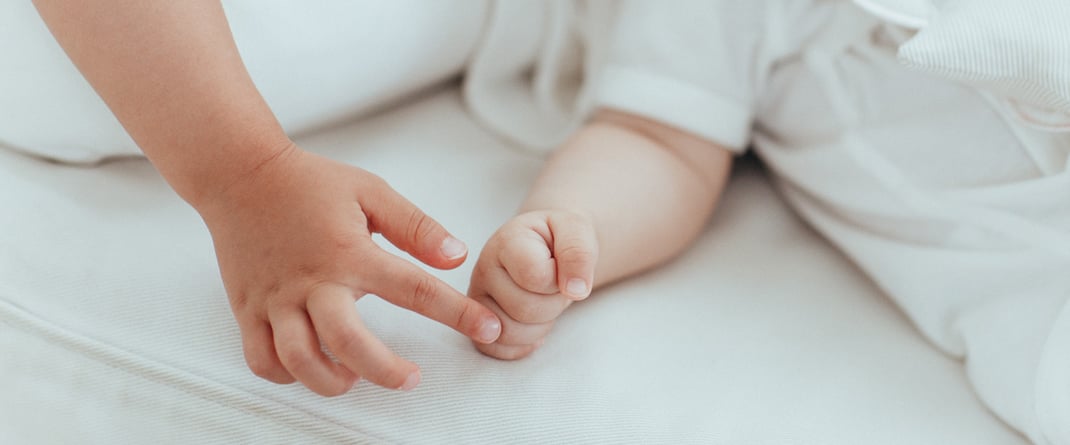 FIRST DRESS あかちゃんの基礎知識　Topic1 あかちゃんのお肌