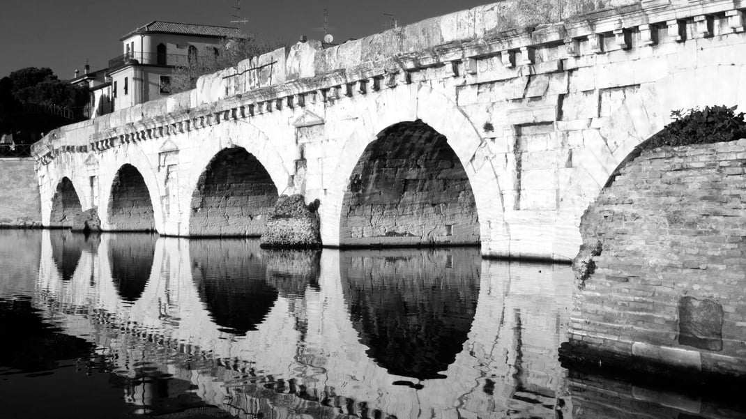 Luca Di Bartolo, architetto fotografo, videomaker Servizi fotografici e video per  architettura, fotografia industriale aziendale, commerciale e immobiliare a Cagliari e in Sardegna, Olbia Sassari Oristano Nuoro Alghero