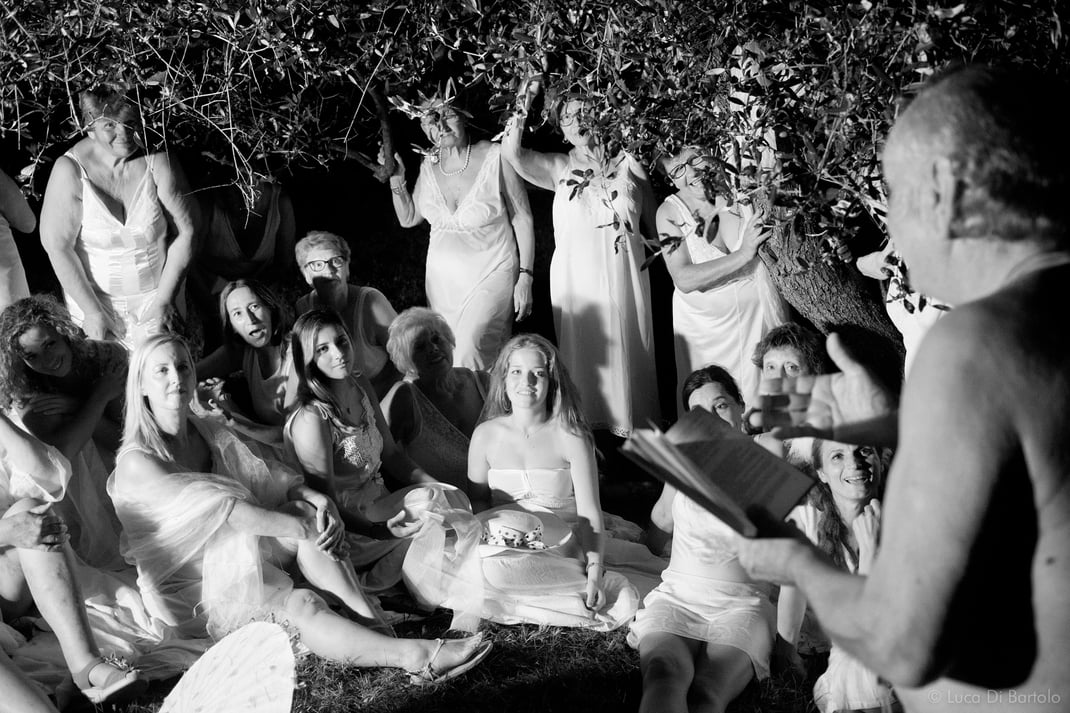 "le compagnie malviste" sono impegnate da dieci anni nella diffusione della pratica teatrale e della cultura come veicolo per la coesione sociale e motore dell’economia tutta. Lo strumento che abbiamo privilegiato per riacquisire la fiducia in sé stessi, 