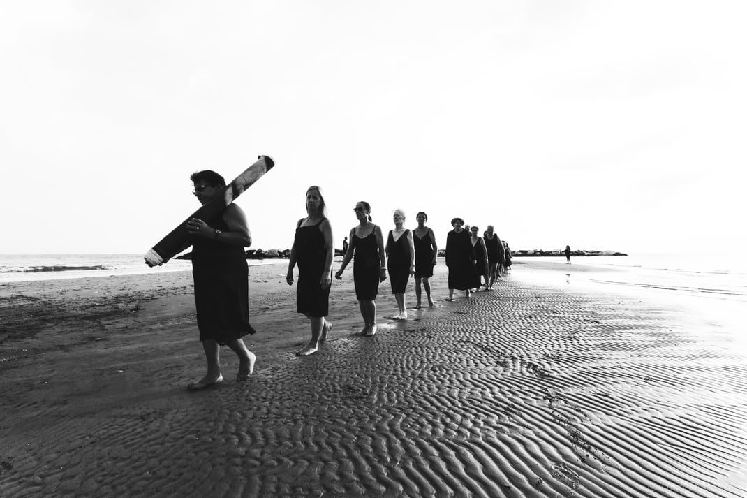 "le compagnie malviste" sono impegnate da dieci anni nella diffusione della pratica teatrale e della cultura come veicolo per la coesione sociale e motore dell’economia tutta. Lo strumento che abbiamo privilegiato per riacquisire la fiducia in sé stessi, 