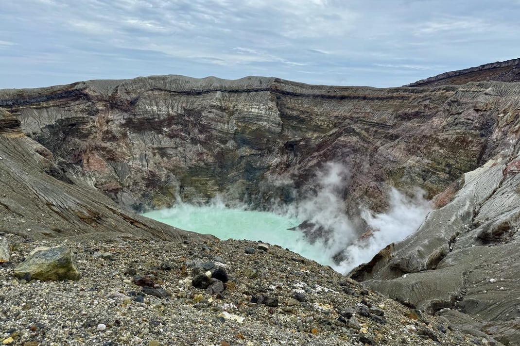 火口の湯だまり