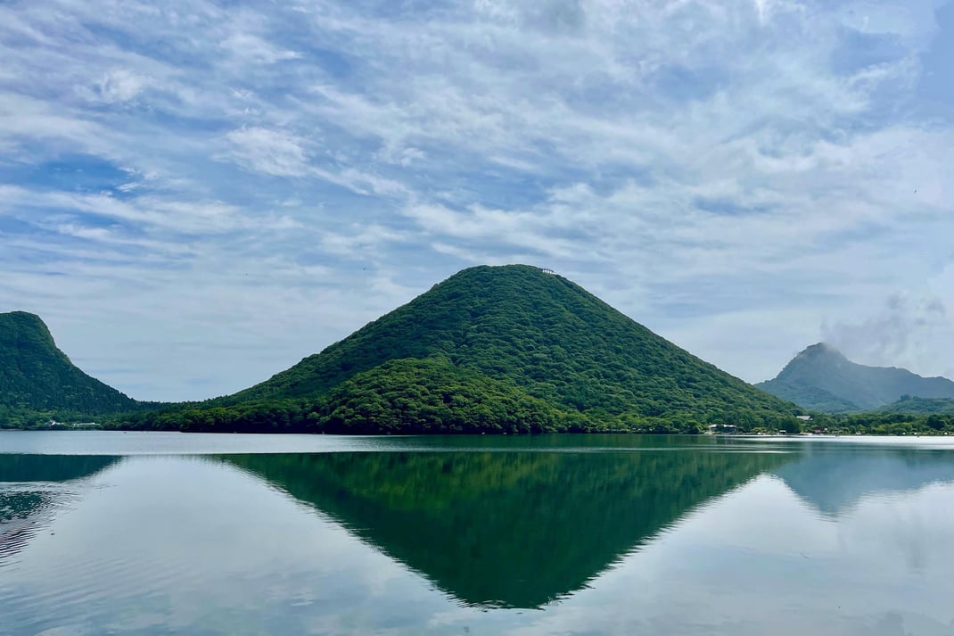 榛名富士と榛名湖（夏季）