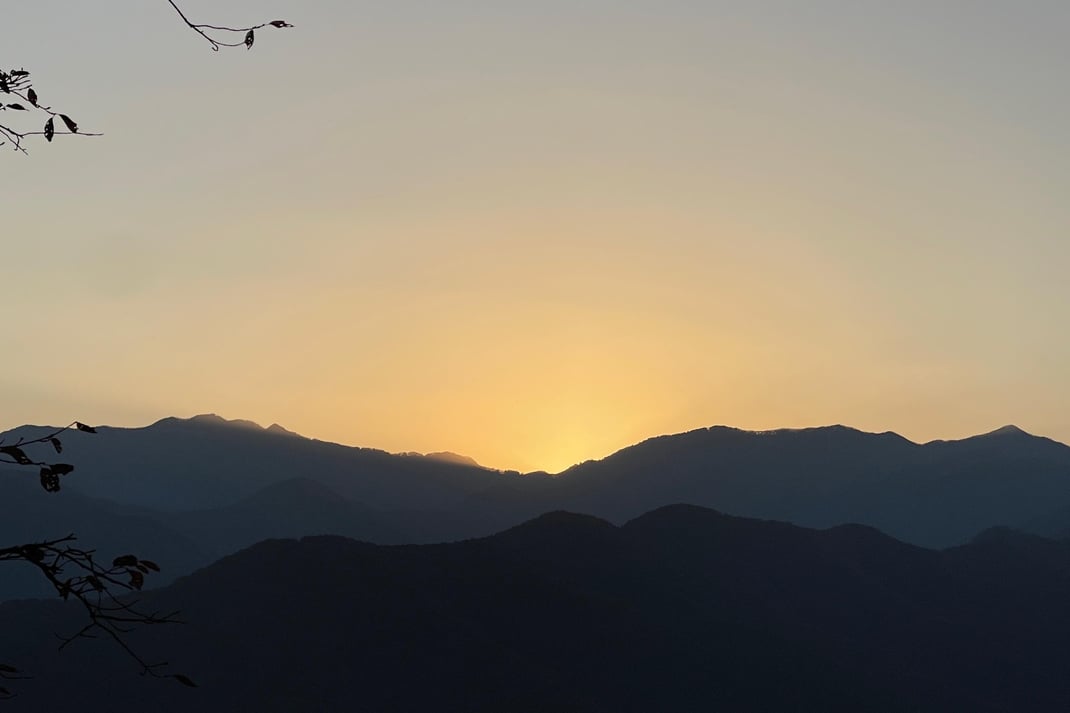 夜を越えて（竹寺・鐘撞堂より）