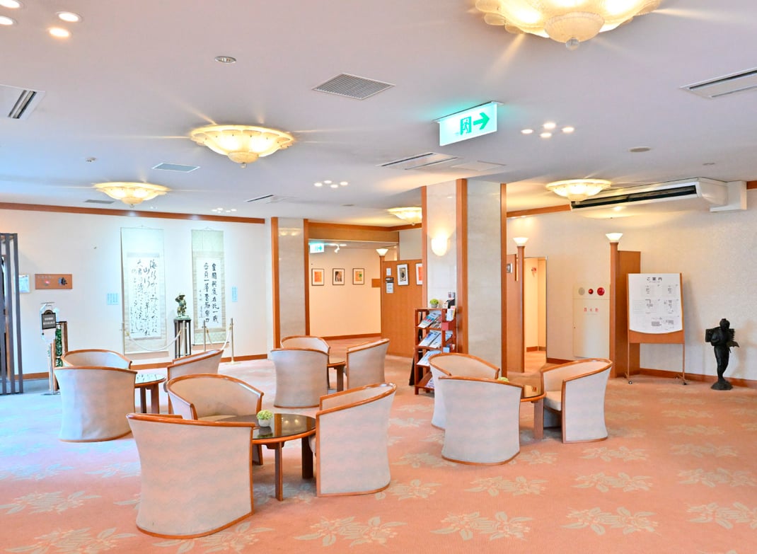 ホテルアマービレ舞鶴の1Fロビー