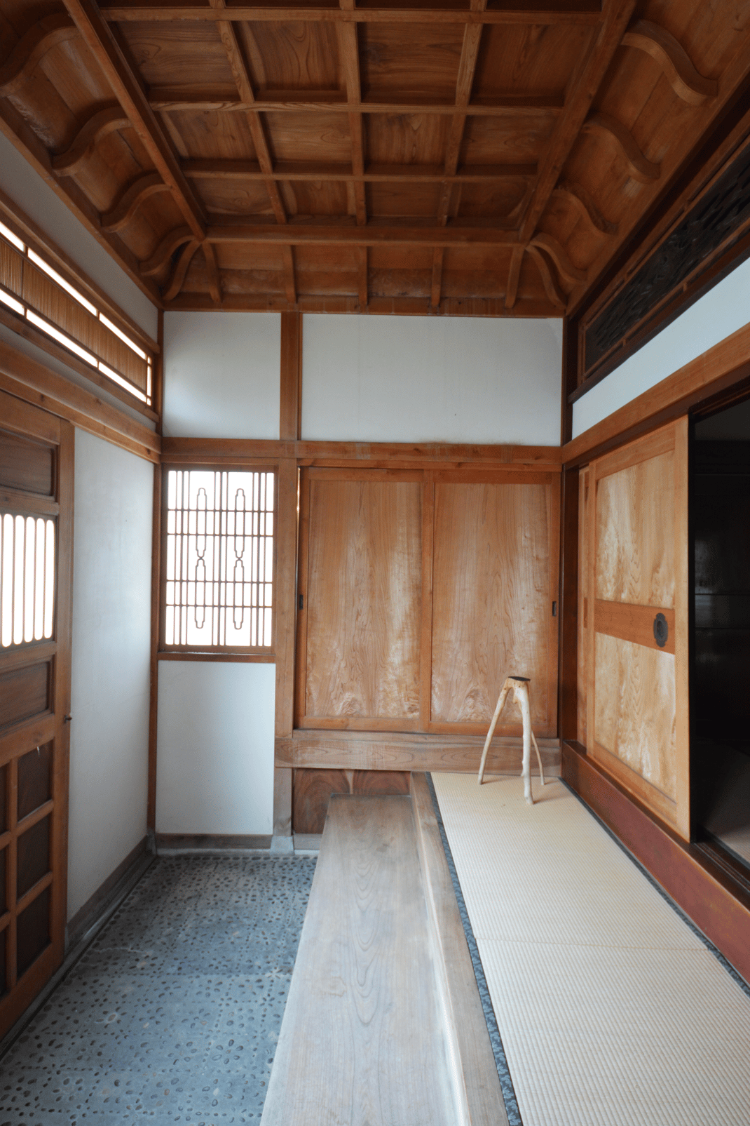 【注文住宅】古民家改修(リノベーション)　アトリエ兼住宅　アトリエ玄関