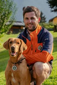 Hans-Peter Kulterer mit Hund Jamie (Ortstellenleiter Stv. / Einsatzleiter / Hundeführer)
