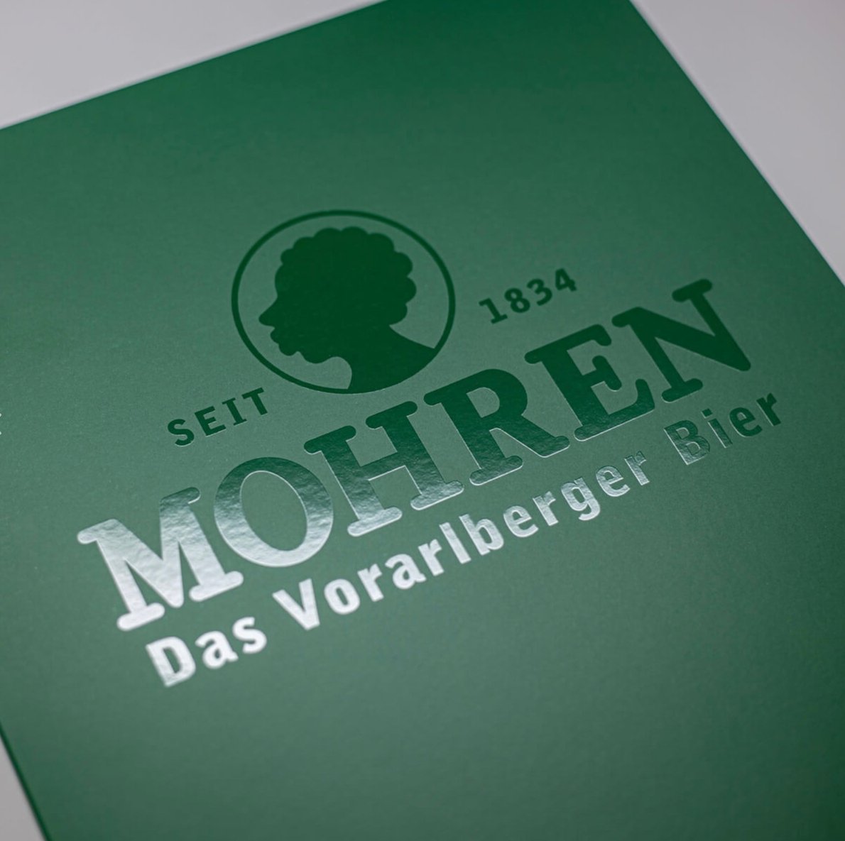 dorure à chaud, vernis UV, ennoblir un flyer, film, vue, couleurs, brillance, couleurs de film, papier, cartes de visite, flyers, motifs, ennoblir un produit, argent, or, feuille d'argent, feuille d'or